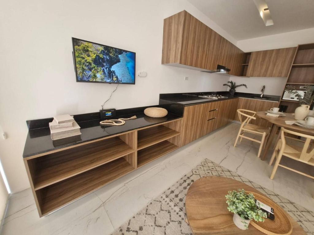 Super Cute Flat on 5th Ave in PdC steps from Beach - 4