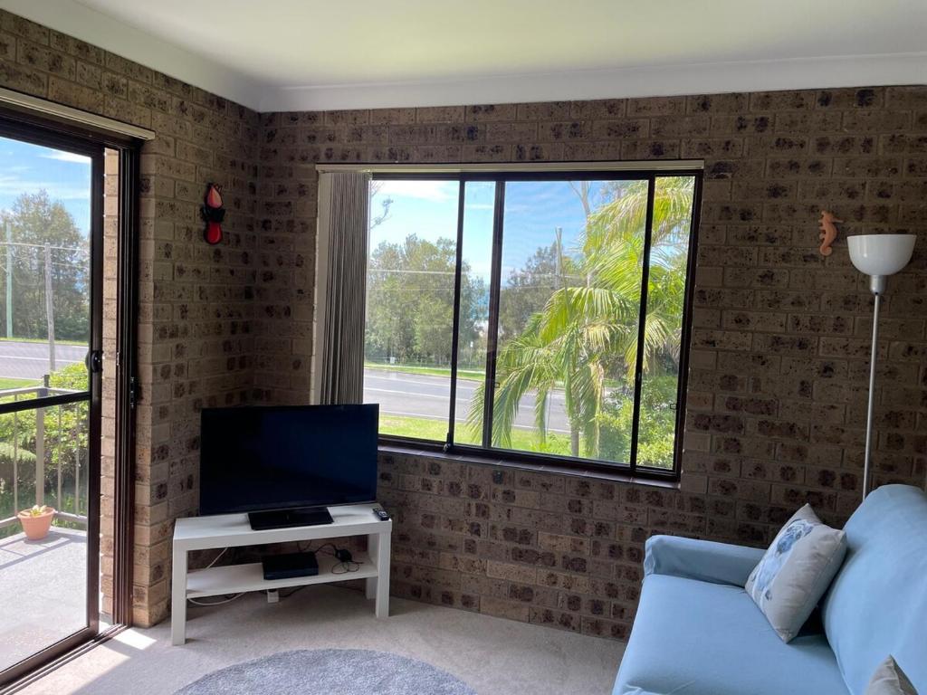 2 BR unit, opposite Surf Beach, Surf Beach
