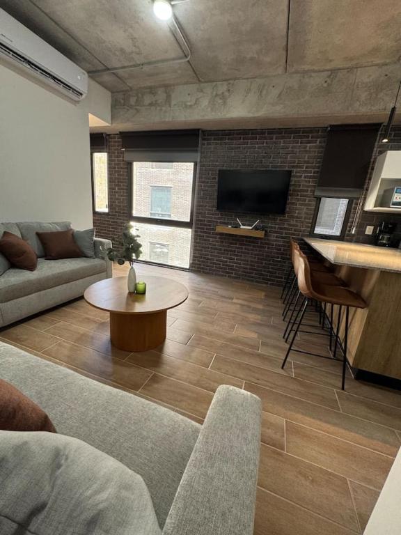 Modern apt in Col Americana - 1