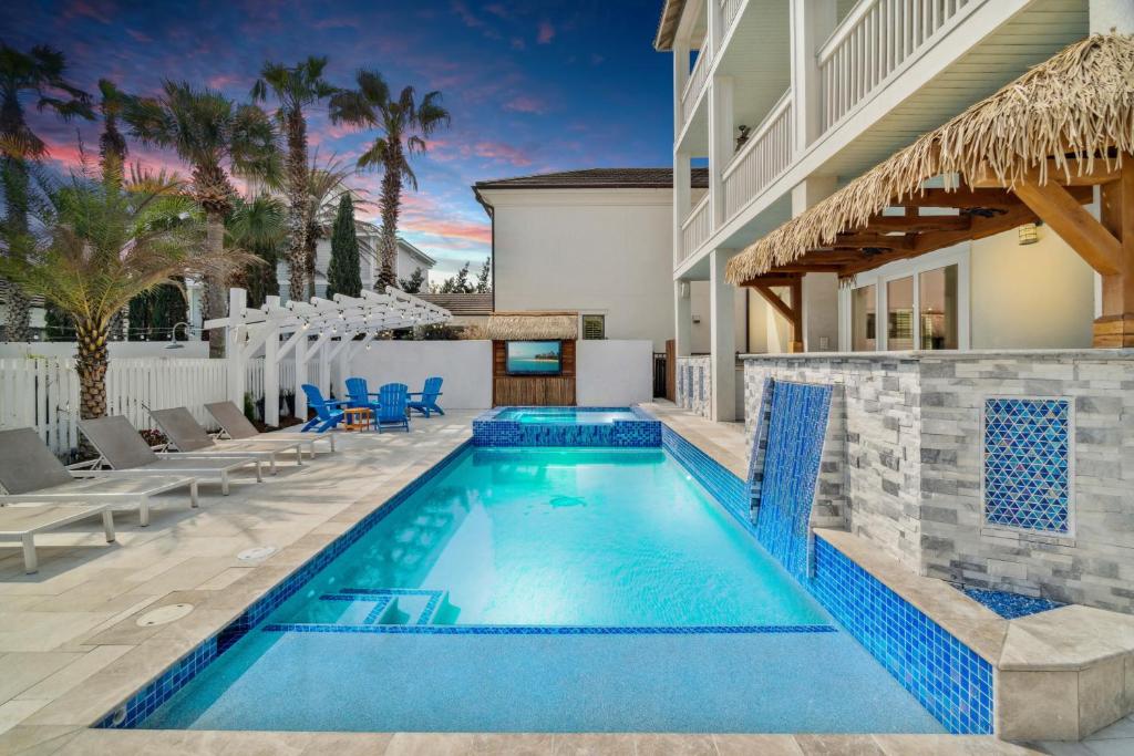 Vast Cay Castle With Private Beach And Game Room, Destin