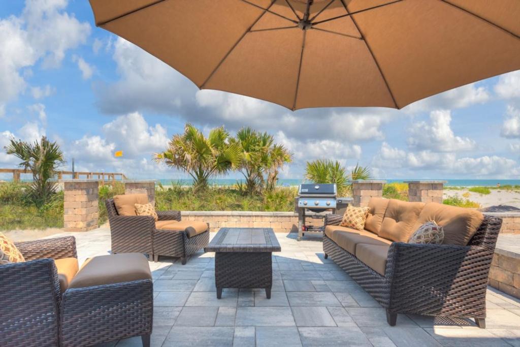 Shore To Please Beach Oceanfront Patio Pet Friendly, Jacksonville Beach