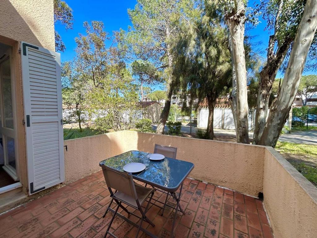 Studio rénové avec grande terrasse proche plage - FR-1-388-239 - 1