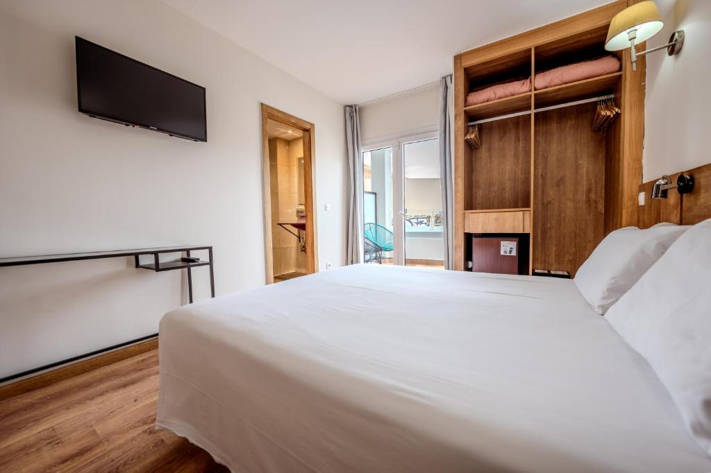 Nura Santa Ponsa & Spa — Hotel rooms in Santa Ponca, Balearic Islands