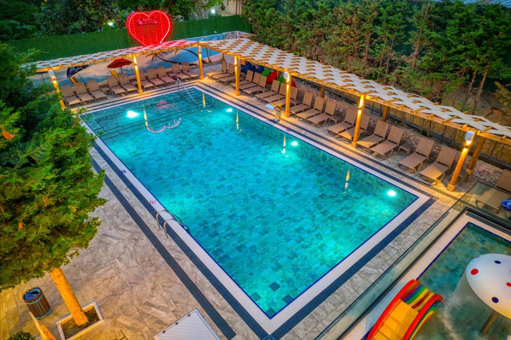 Club Big Blue Suit Hotel - All Inclusive Plus — Swimming pool in Alanya