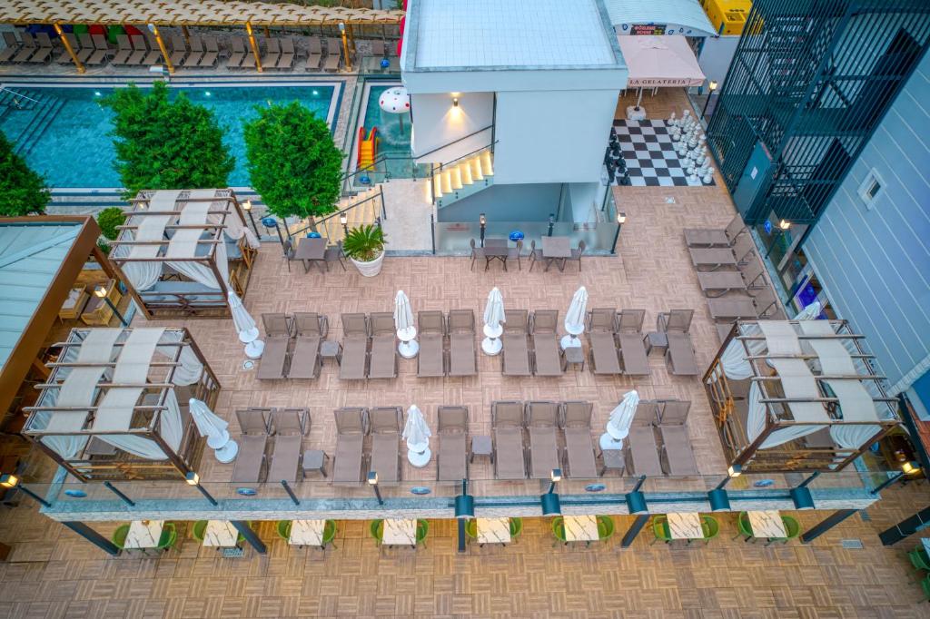 Club Big Blue Suit Hotel - All Inclusive Plus — Swimming pool in Alanya