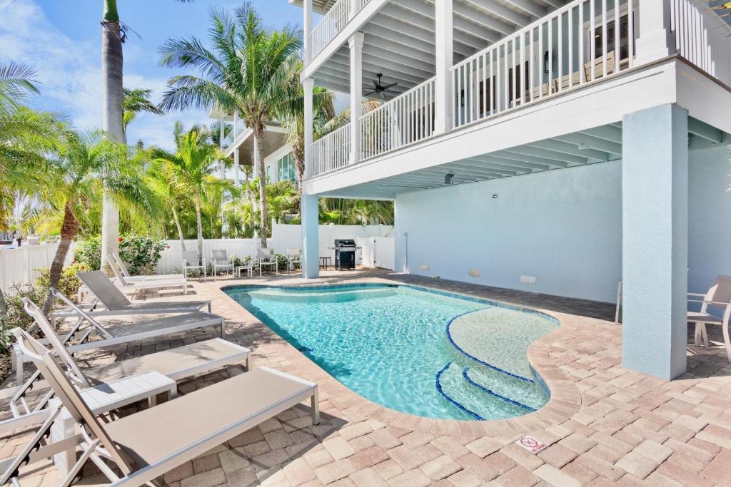 Bayblue, Bradenton Beach