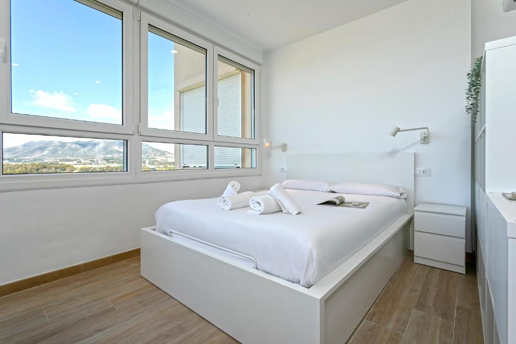Sunstay Guadalmar Loft Seaview - 3