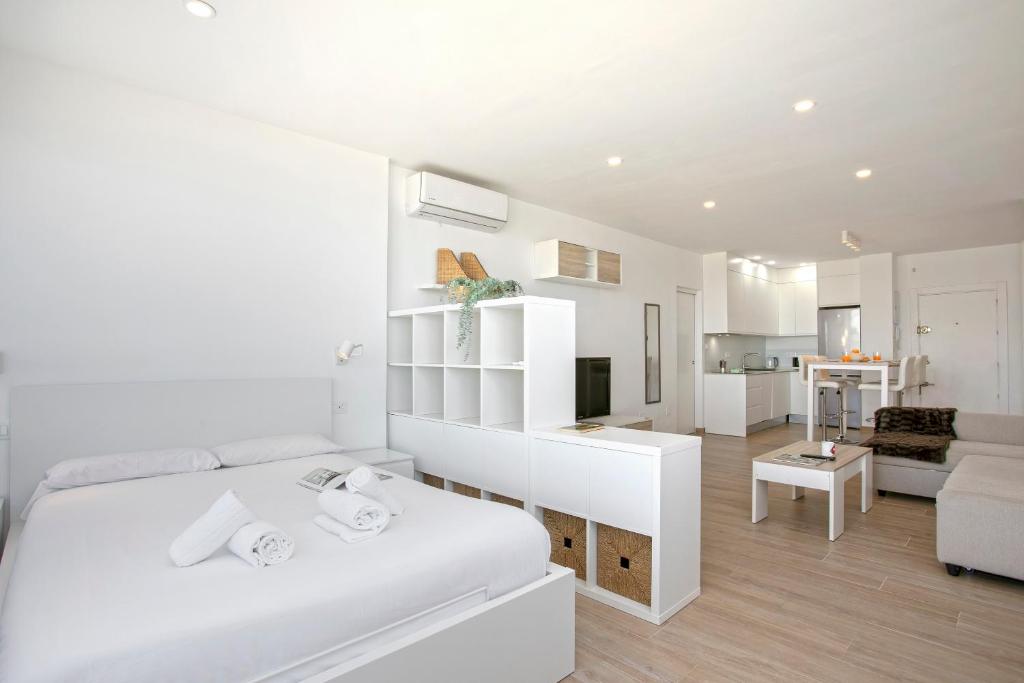 Sunstay Guadalmar Loft Seaview - 4