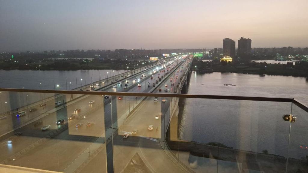 EGML-CN-6 2BR apartment with a lovely Nile View, Káhira