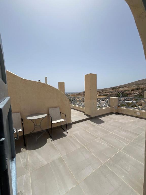 レオン サントリーニ (Leon Santorini)