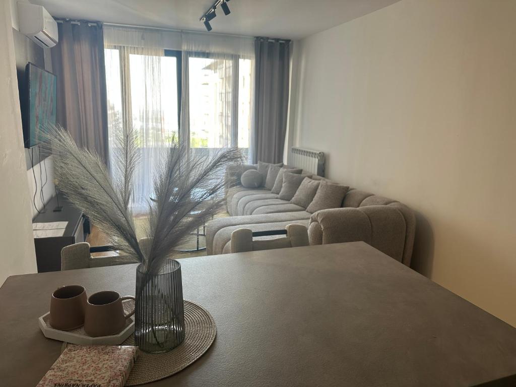 Apartman S, Bělehrad