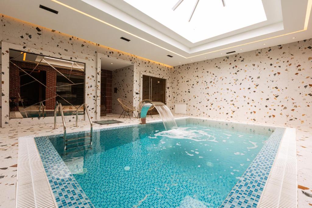 Motel Delphin, Pristina