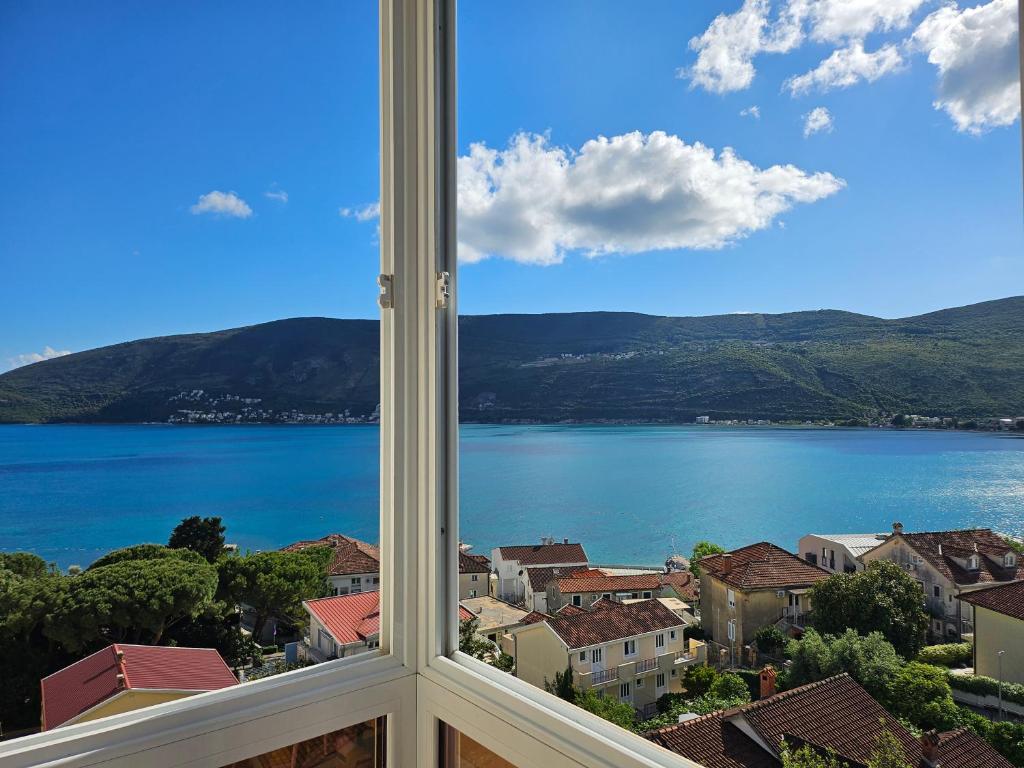 Apartman Mano, Topla