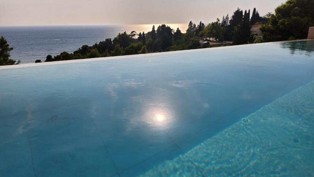 Marelis condo with sea view - 2