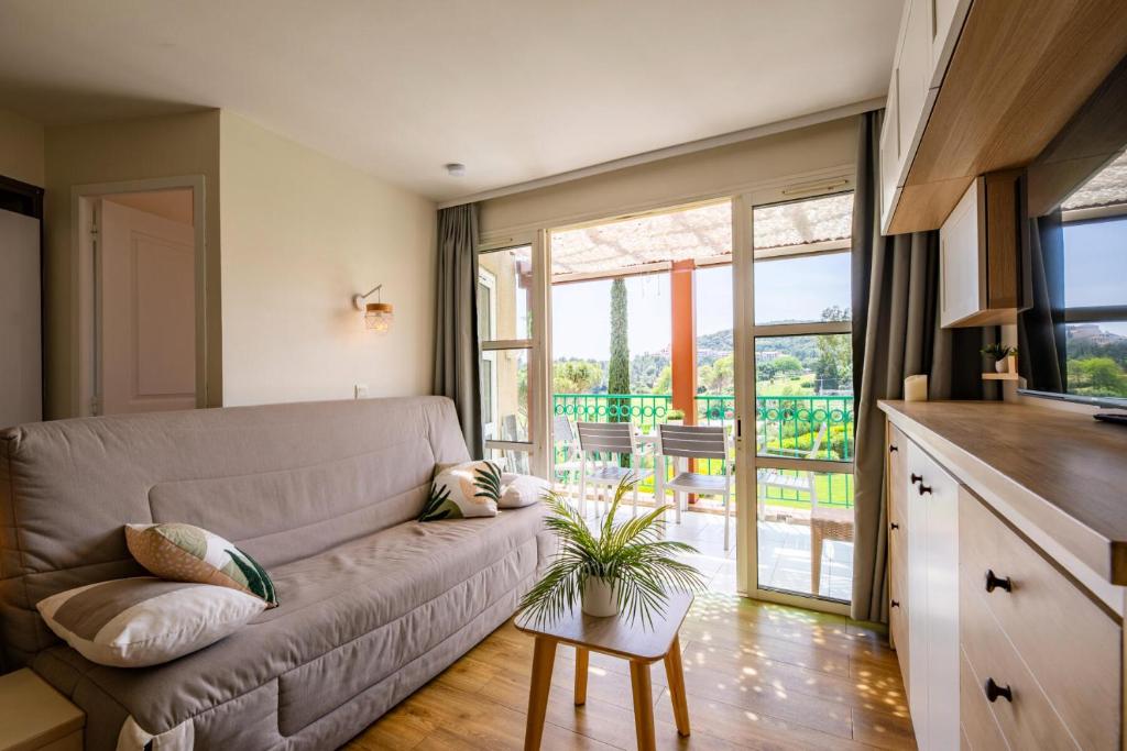 Résidence le Village de Cap Esterel - maeva Home - Appartement 5 personnes 1 chambre avec parking et terrasse - Prestige MAE-9071 - 1