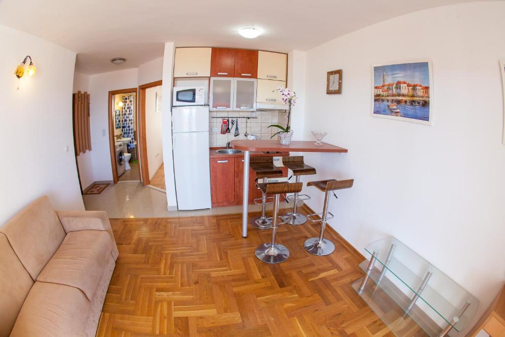Apartments Charme - 2