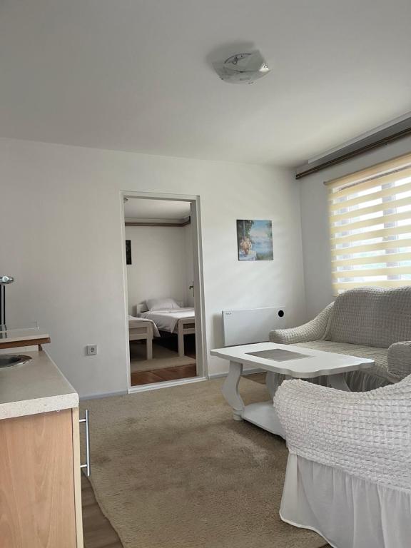 Apartment 17 - 2