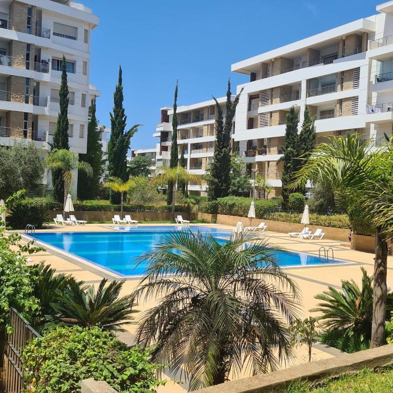 Luxurious entire apartment, 169 m2, secure, swimming pool, Rabat