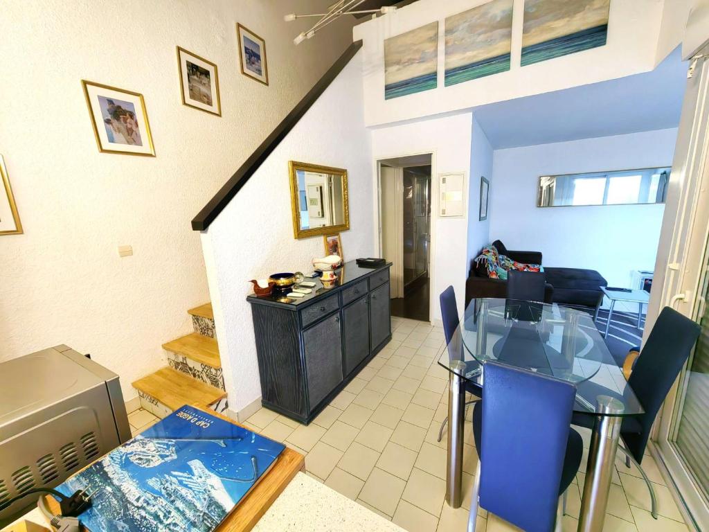Villa mitoyenne climatisée T3 avec piscine et parking pour 6 - FR-1-607-217 - 2