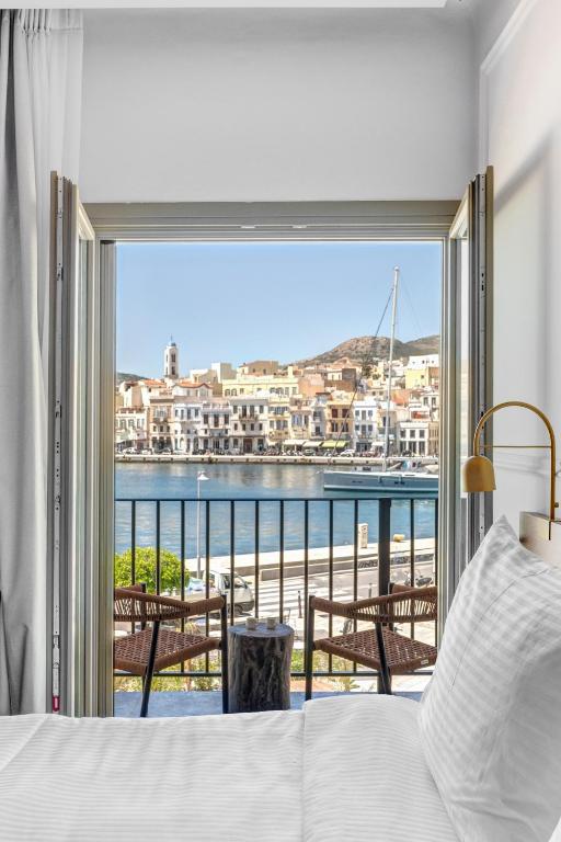 Eclectic Syros, Ermupoli