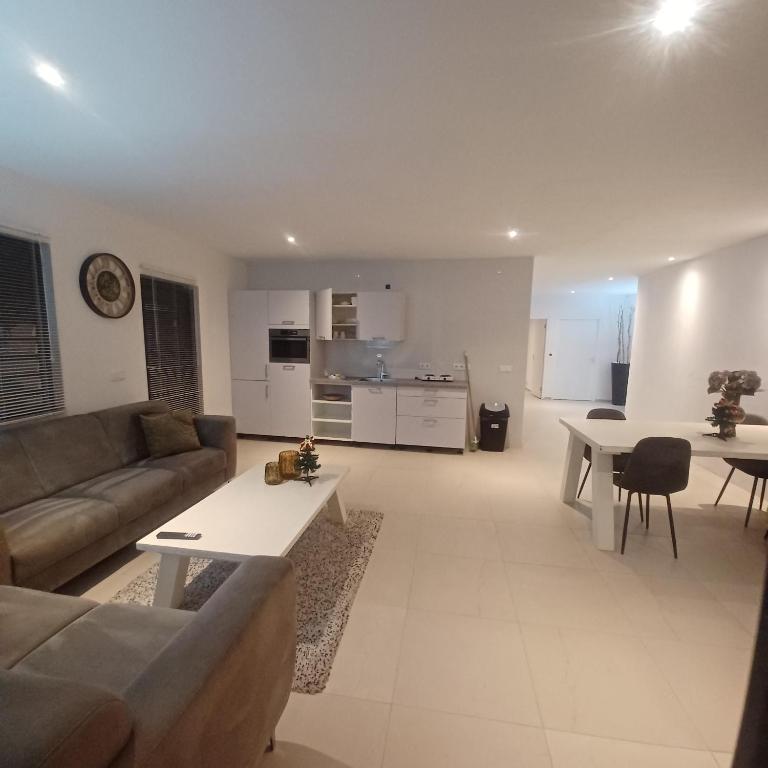 Pelikaan apartment - Regal Rentals Curacao, Grote Berg