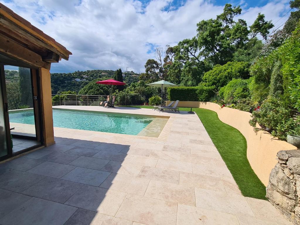 Lou Pei Magnifique vue mer Piscine chauffée 10x5m 5 ch 5sdb - 5