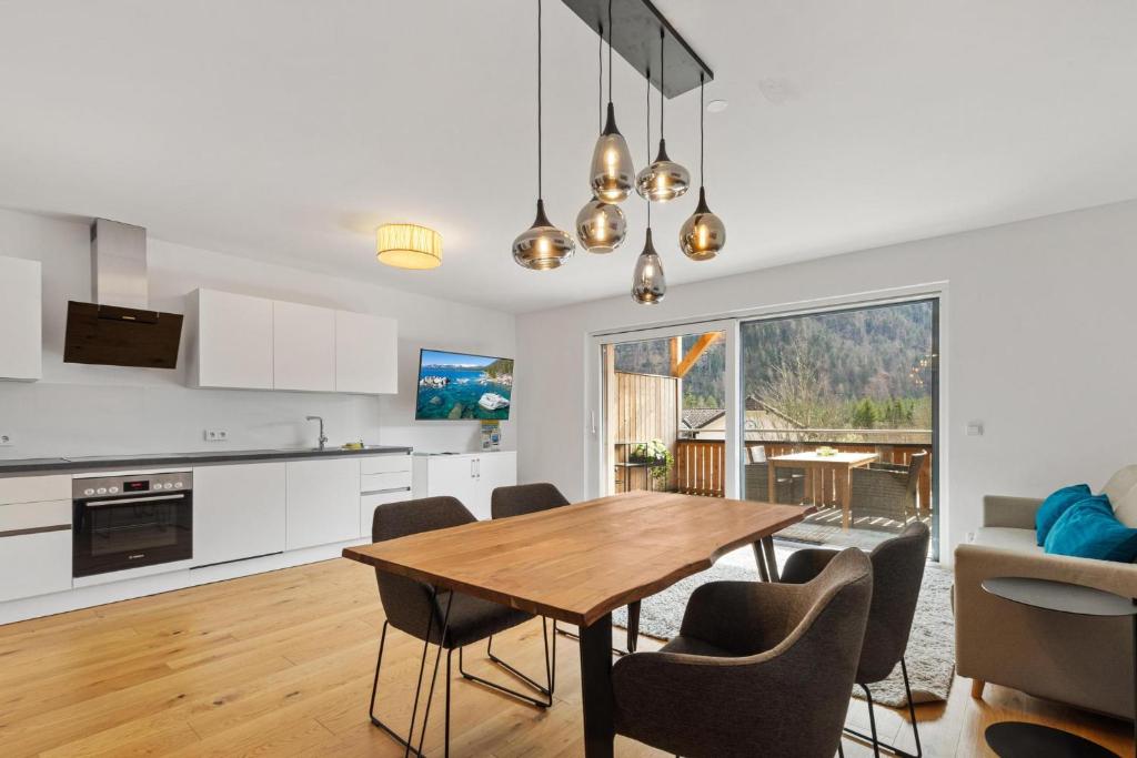 Penthouse N8, Obertraun