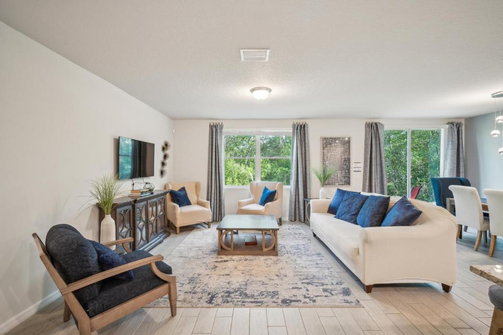 Relaxing Pet-Friendly Spring Hill Escape home, Spring Hill