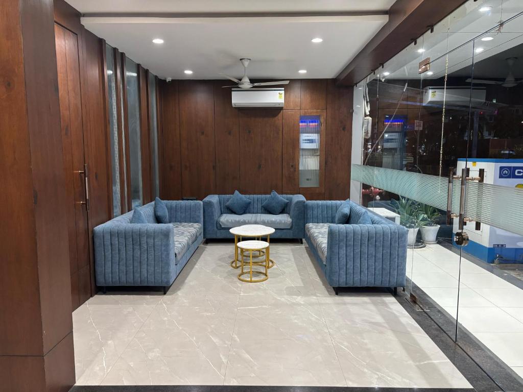 Hotel Rajdev INN フロント・ロビー