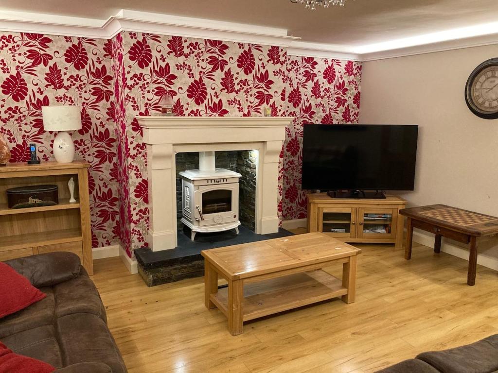 Annies House, Carrickmore