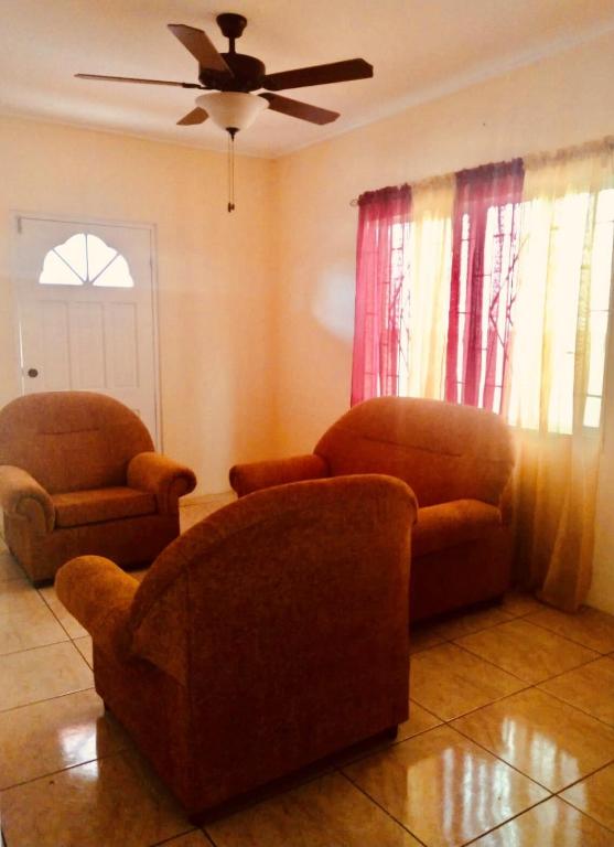 Orange Building 3 in St Georges, Saint Georgeʼs