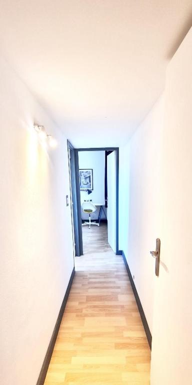 Gd Appartement climatisé, 5 personnes, 15 min a pied de la place de la Comédie, 15 min en voiture des plages - 3