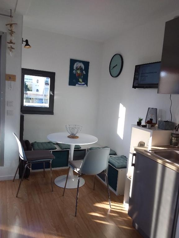 Appartement avec garage et grande terrasse , proximité des plages - 5