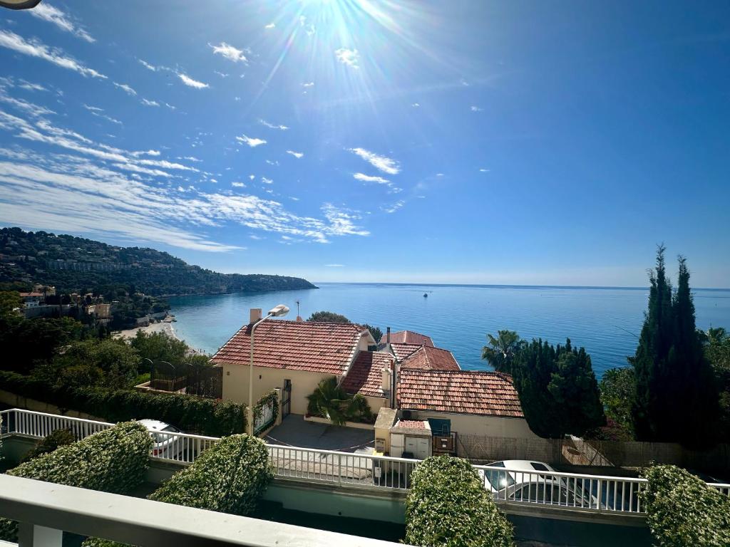Studio vue mer limitrophe à Monaco - 2