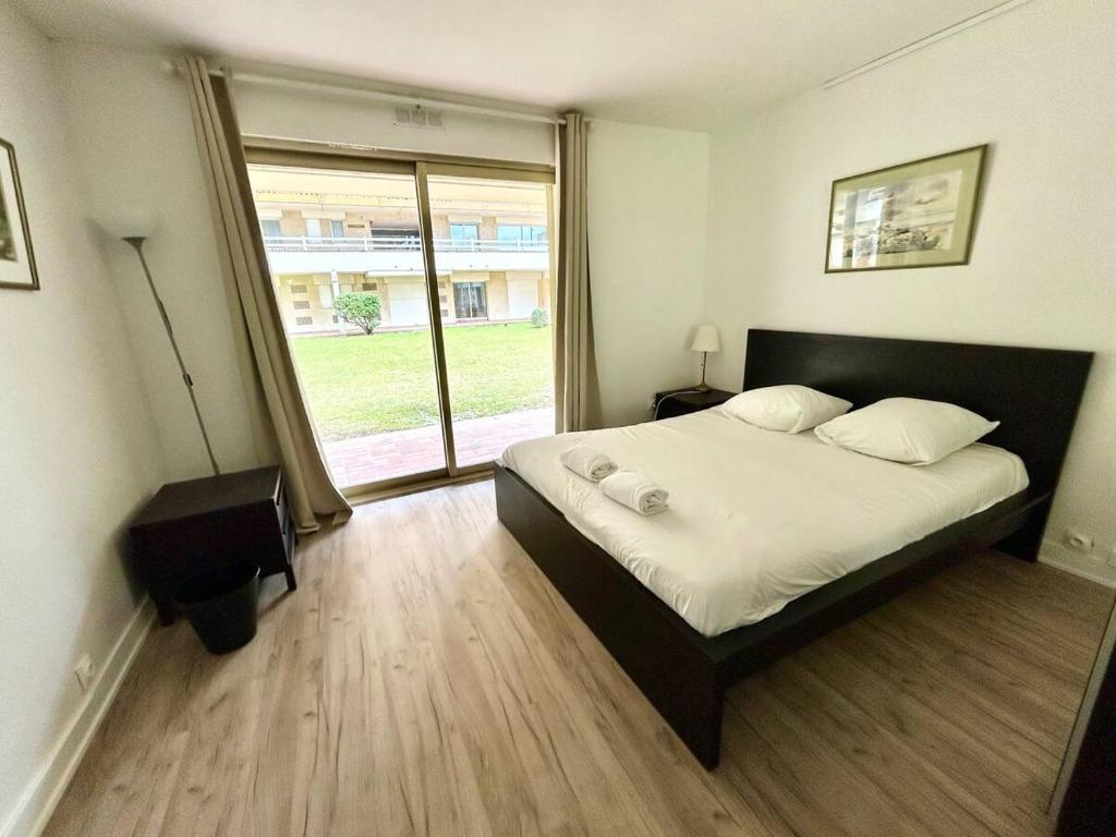 The golden triangle Apartment - 2