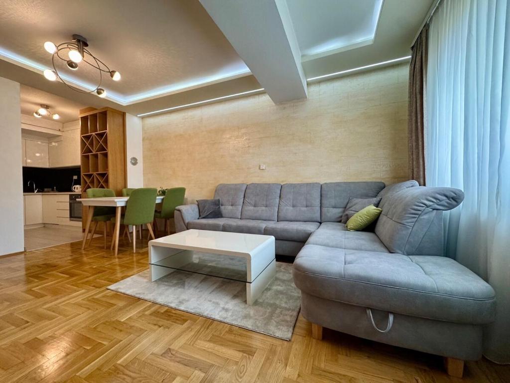 Modern & Elegant apartment with free parking - 3