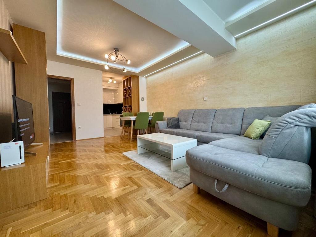 Modern & Elegant apartment with free parking - 2