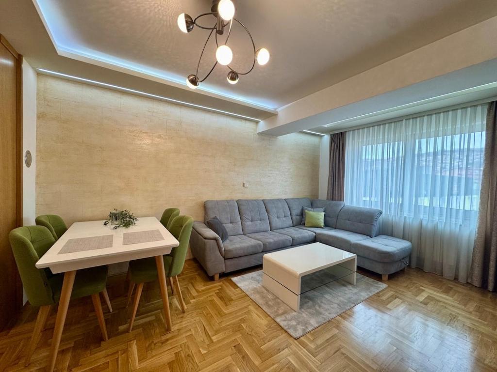 Modern & Elegant apartment with free parking - 5