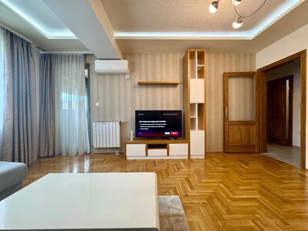 Modern & Elegant apartment with free parking - 4