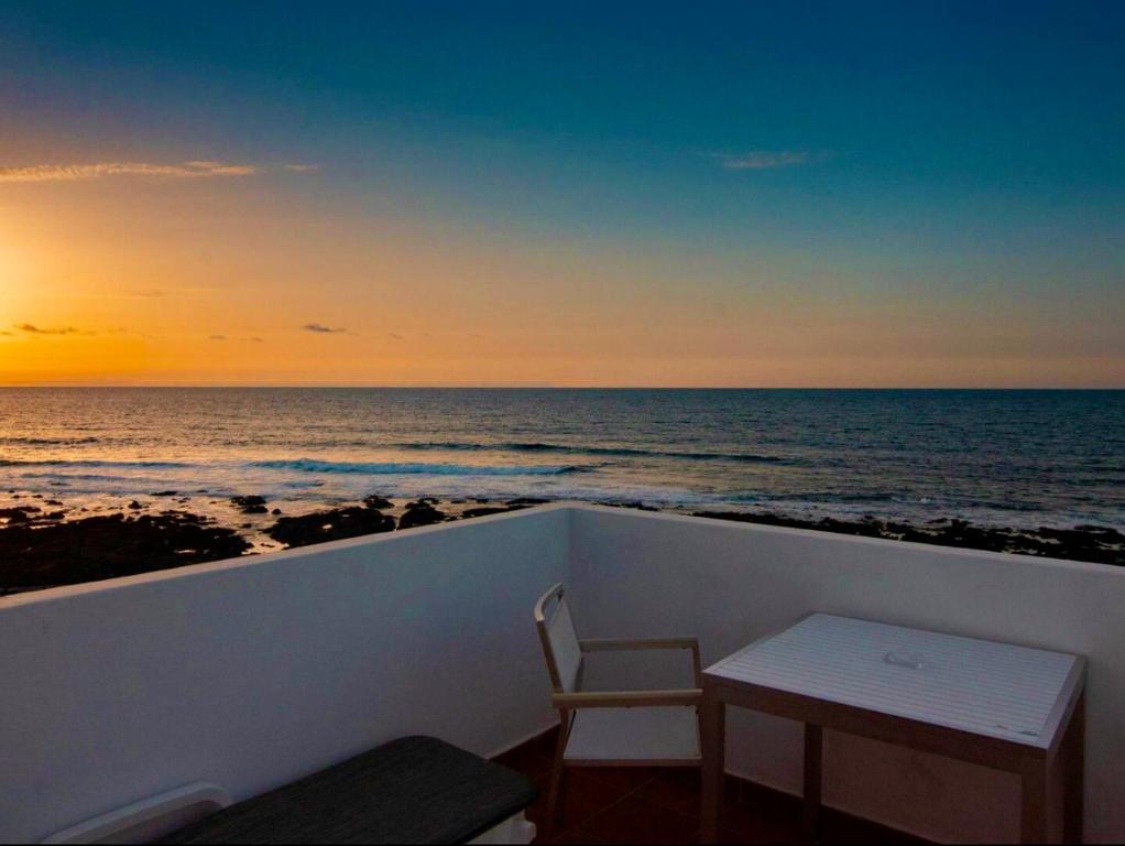 Weybeach5 ocean frontline,sea view,private terrace, La Santa