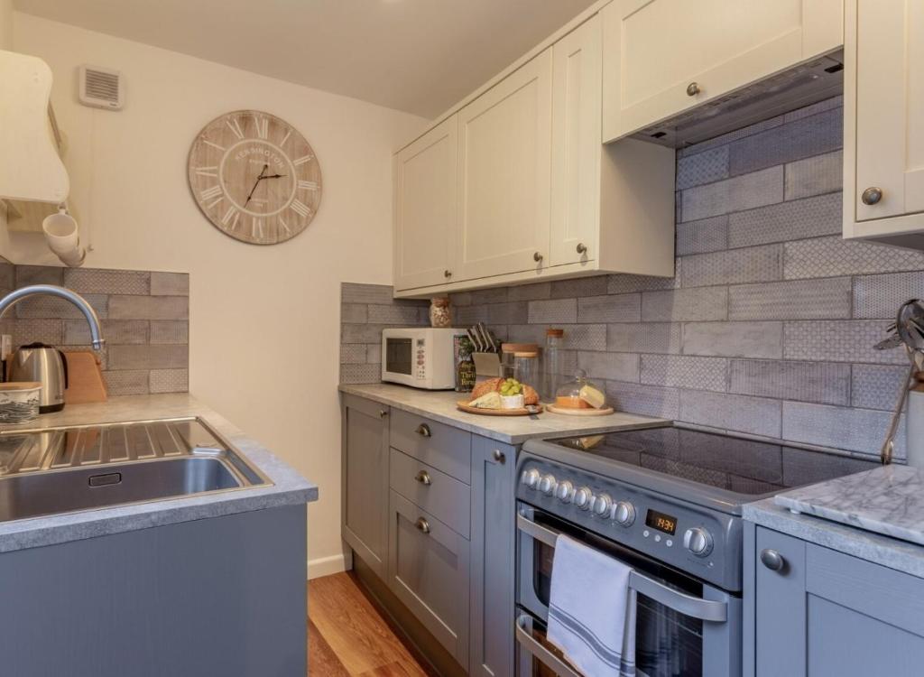 Charming Fishing Cottage photo 6