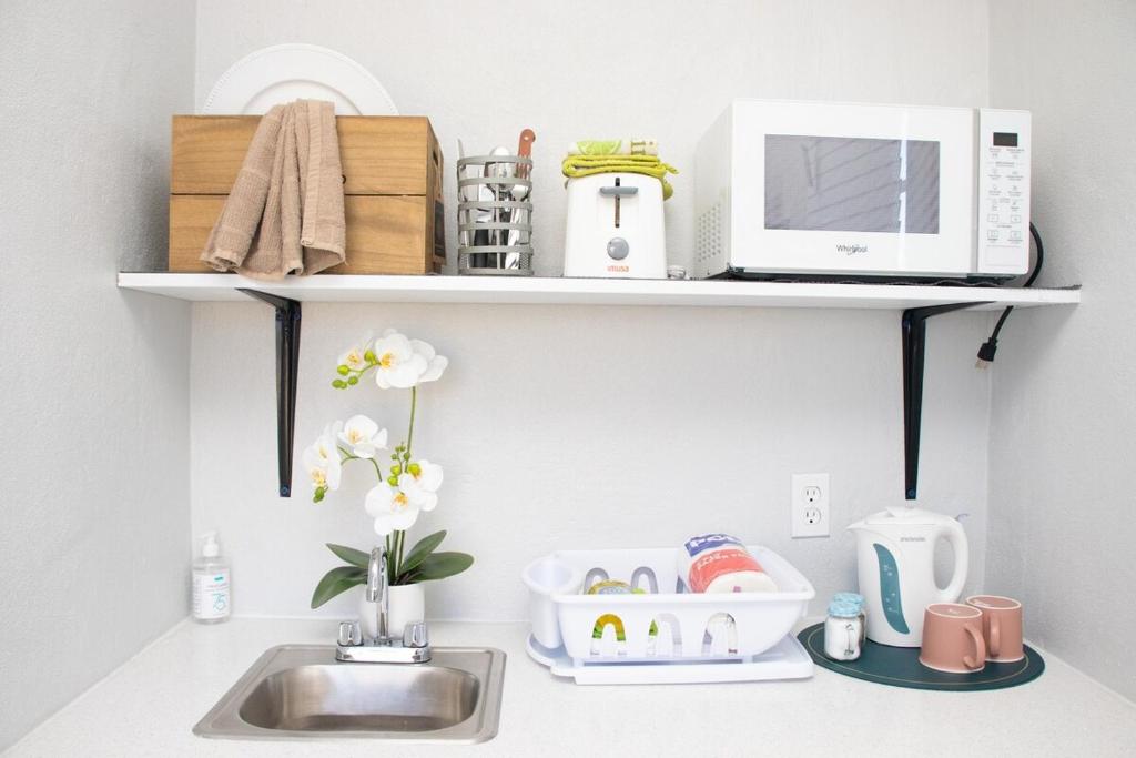 Tangerine Sunsets Solo Bay, Nassau