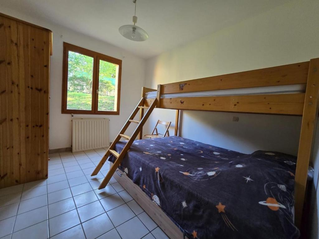 Maison avec jardin et garage - 4