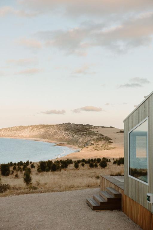 Off-grid Beachfront Cabin on Kangaroo Island, North Cape