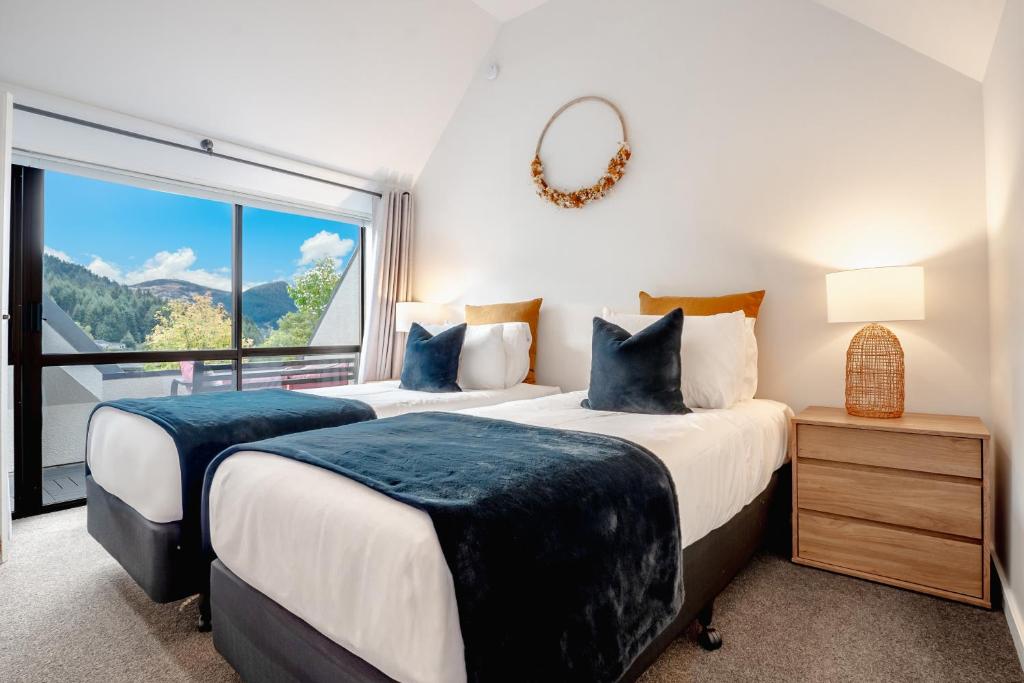 Modern and stylish 4 bed apt, Queenstown