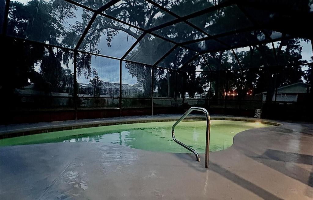 10 Min from Beach, Private Pool with Lanai Palm Coast Family Home, Palm Coast