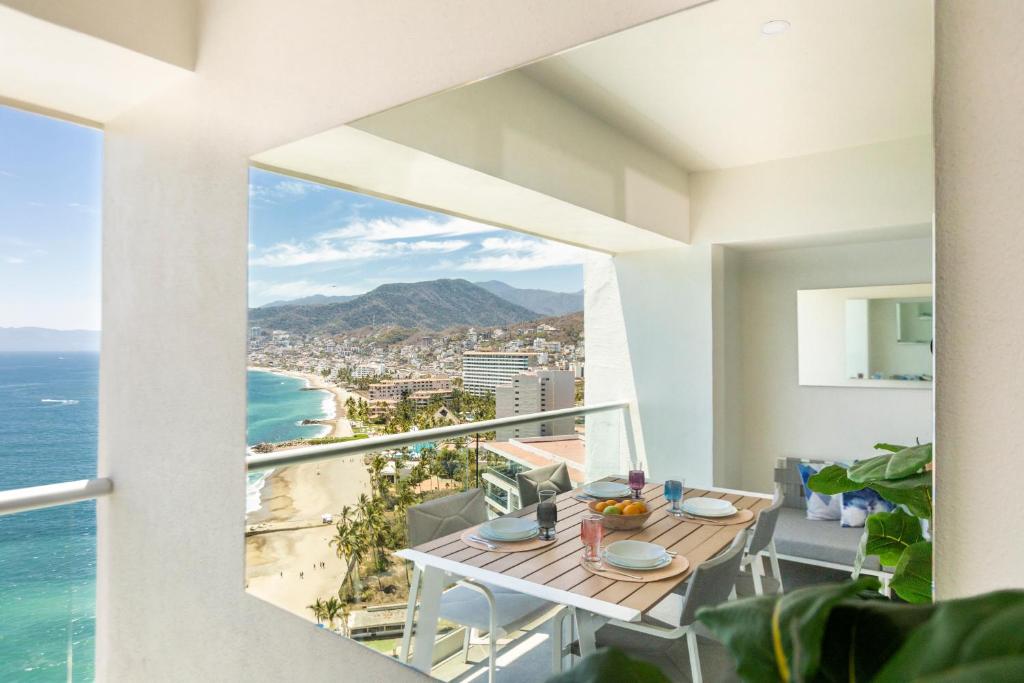 Designer 1BR Beachfront Retreat – Wake Up to the Waves - 5