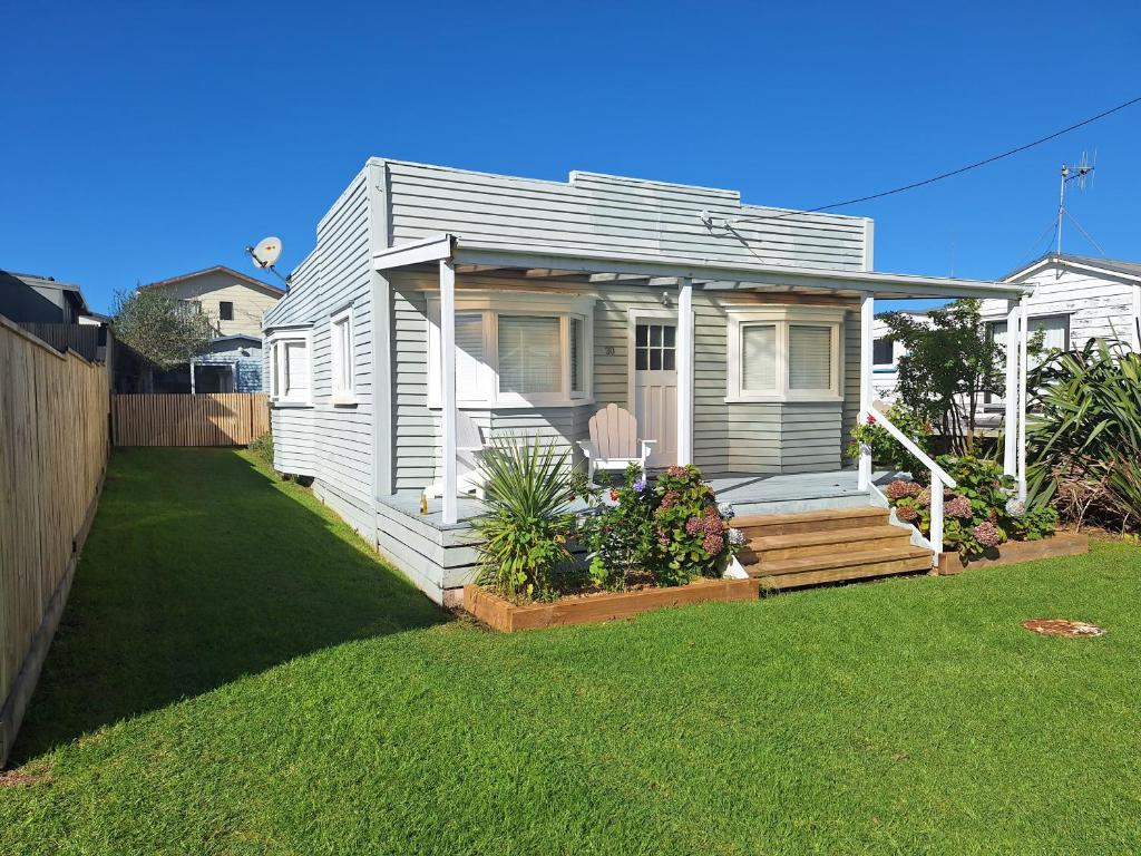 The Wallnutt Nook - Waihi Beach Holiday Home, Waihi Beach