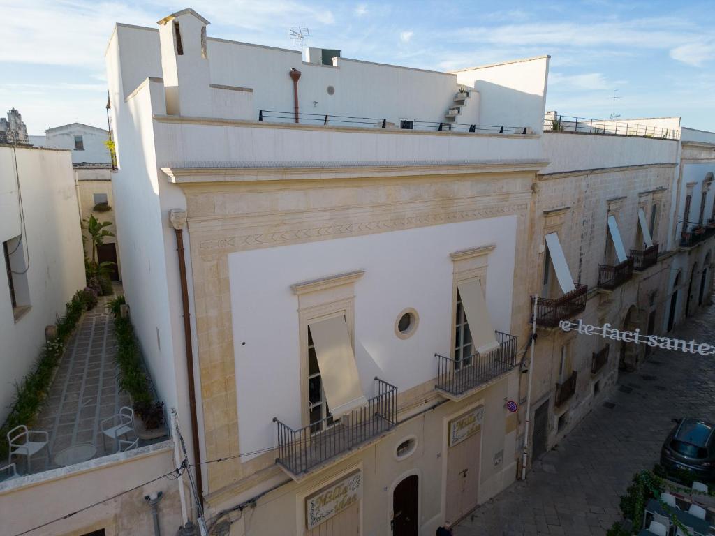 View of the Tower, accommodation in the historic center and WiFi, Galatina