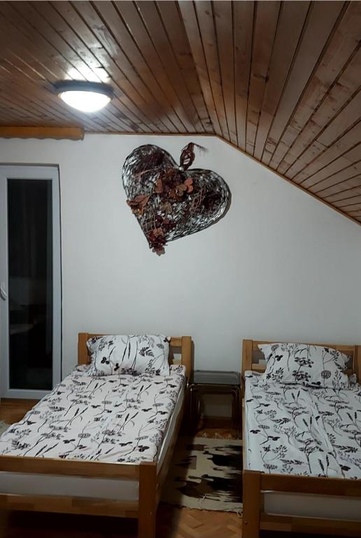 3-Bedroom Residence - Prime Location with City View and Parking - 3